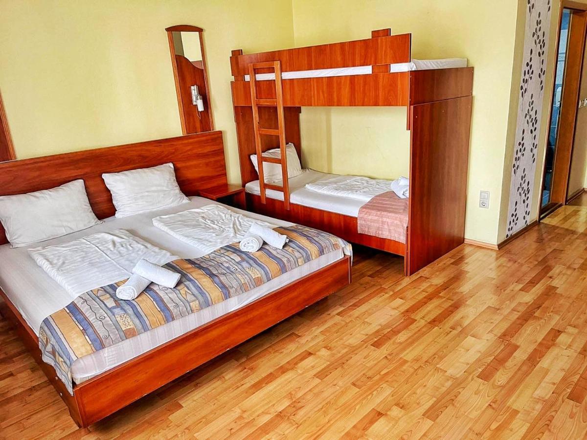 Alkotmany Vendeghaz Hotel Sárvár Kültér fotó