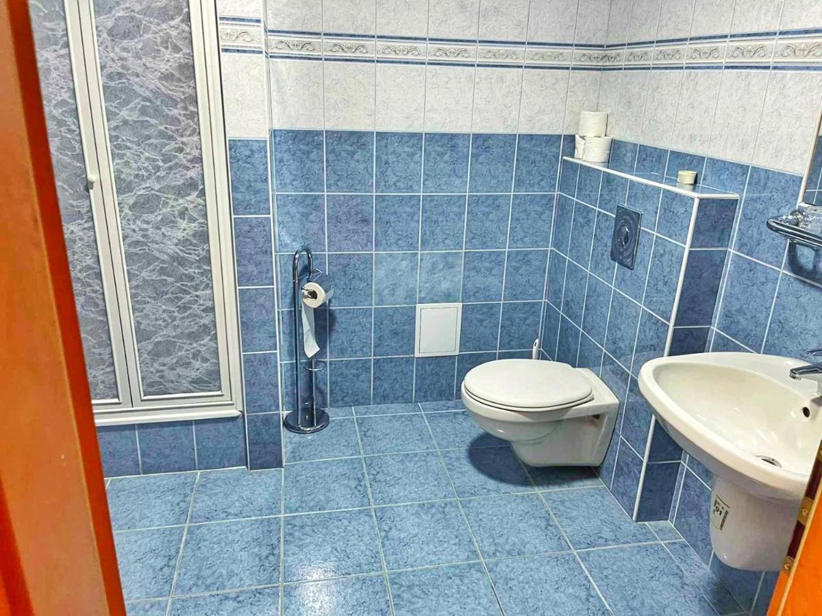 Alkotmany Vendeghaz Hotel Sárvár Kültér fotó