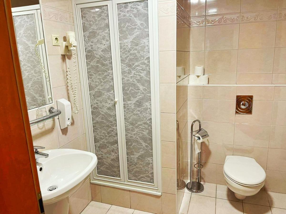 Alkotmany Vendeghaz Hotel Sárvár Kültér fotó
