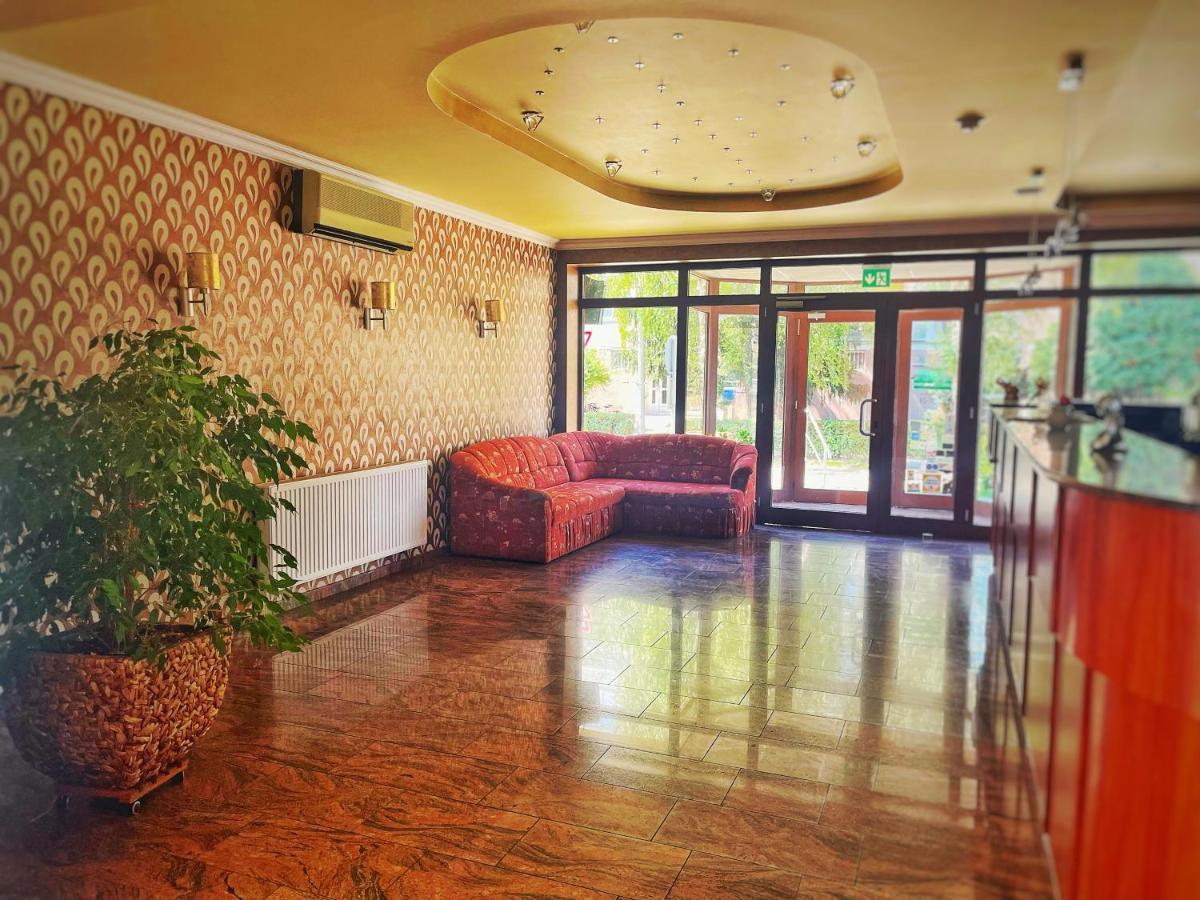 Alkotmany Vendeghaz Hotel Sárvár Kültér fotó