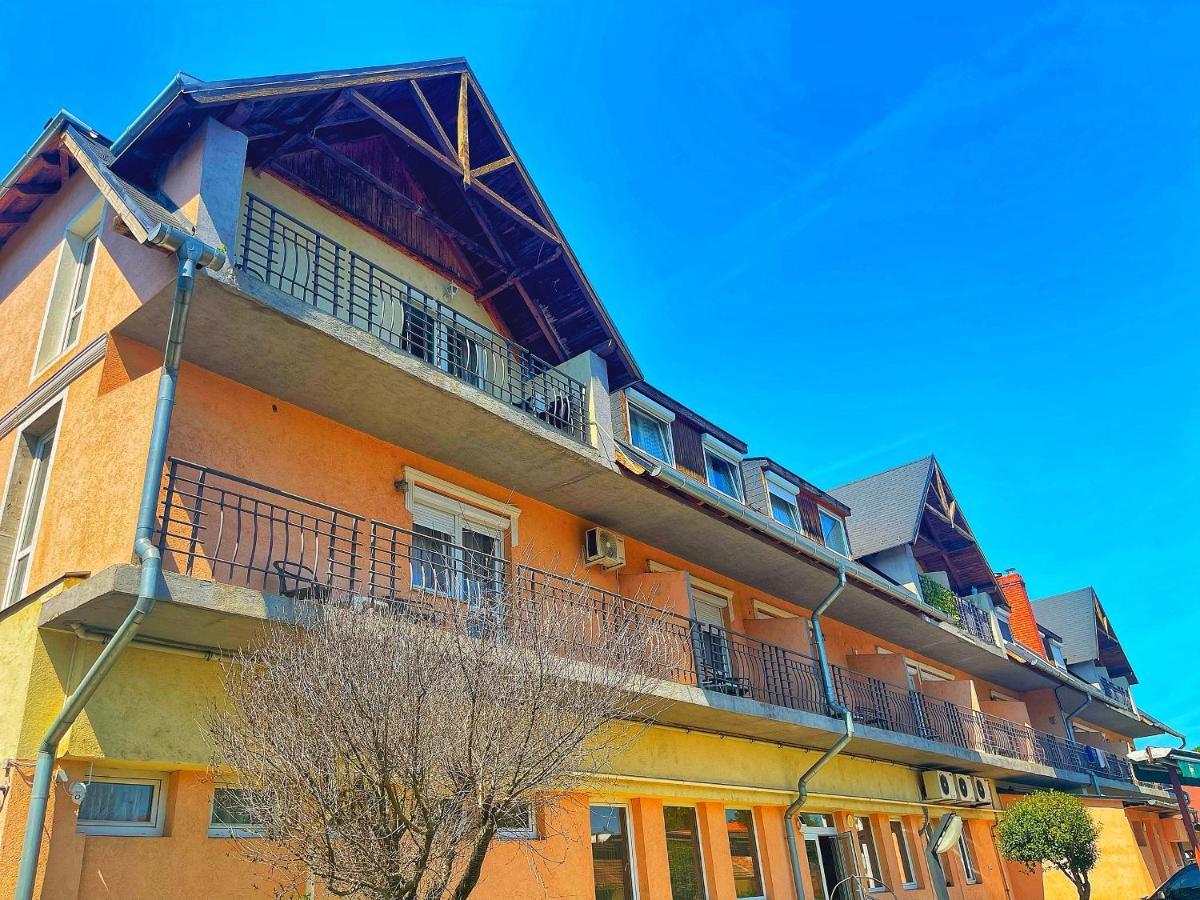 Alkotmany Vendeghaz Hotel Sárvár Kültér fotó